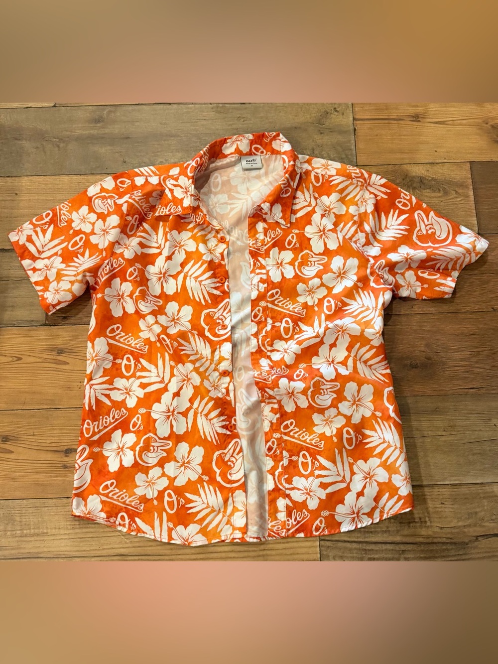 BDA Baltimore Orioles size medium Hawaiian button down short sleeve shirt